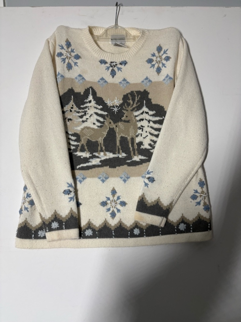 Alfred Dunner Cream and Blue Nordic Deer Crewneck Sweater Size M